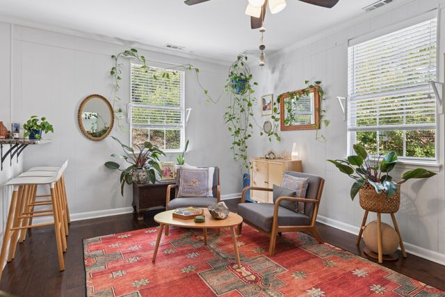 388 Kingview Dr, Nashville, TN 37218