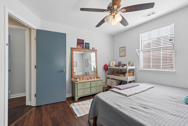 388 Kingview Dr, Nashville, TN 37218