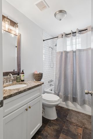 388 Kingview Dr, Nashville, TN 37218