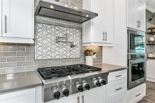 702 WOODVIEW WAY, Bradenton, FL 34212