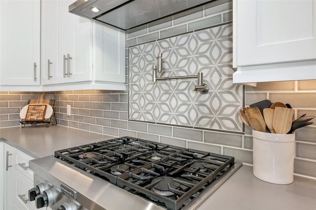 702 WOODVIEW WAY, Bradenton, FL 34212