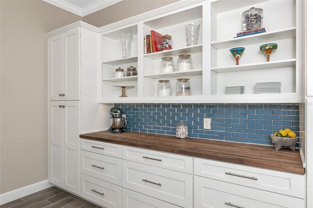 702 WOODVIEW WAY, Bradenton, FL 34212