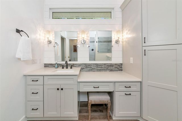 702 WOODVIEW WAY, Bradenton, FL 34212