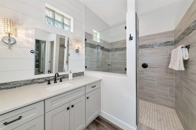 702 WOODVIEW WAY, Bradenton, FL 34212