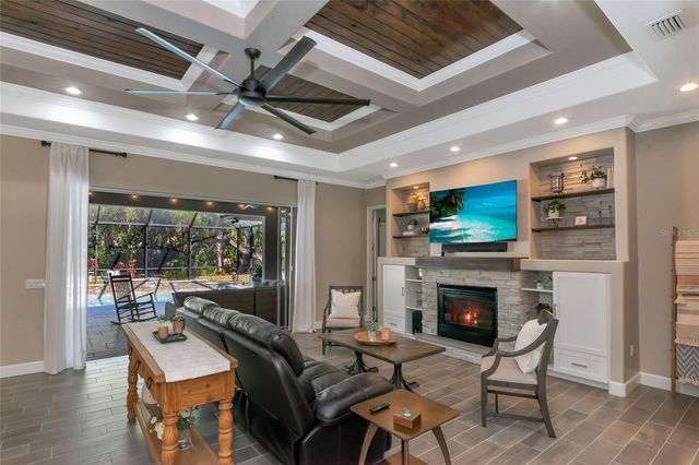 702 WOODVIEW WAY, Bradenton, FL 34212