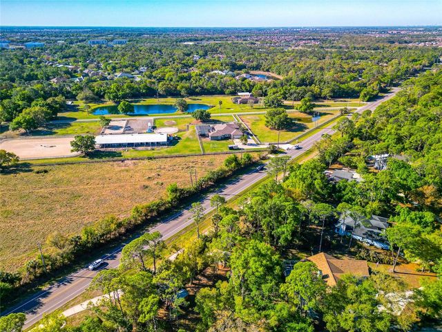 702 WOODVIEW WAY, Bradenton, FL 34212