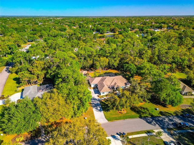 702 WOODVIEW WAY, Bradenton, FL 34212