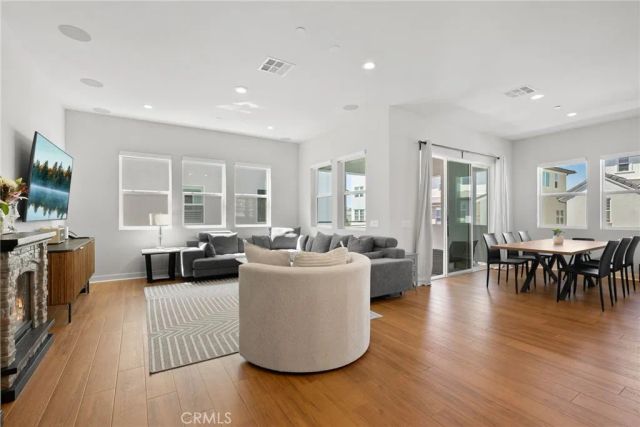 200 Newton, Lake Forest, CA 92630