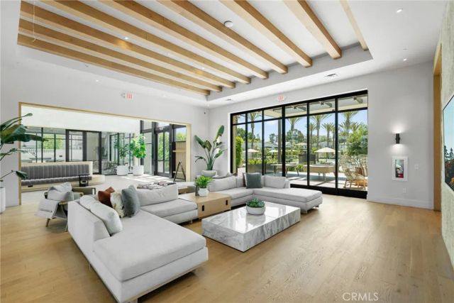 200 Newton, Lake Forest, CA 92630