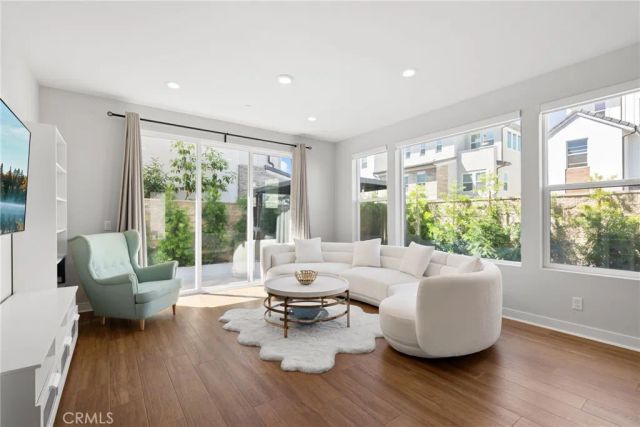 200 Newton, Lake Forest, CA 92630