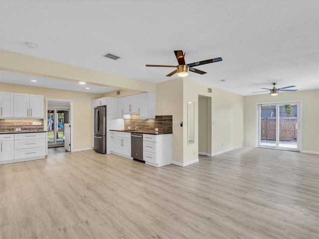 607 W Perry Street, Lantana, FL 33462