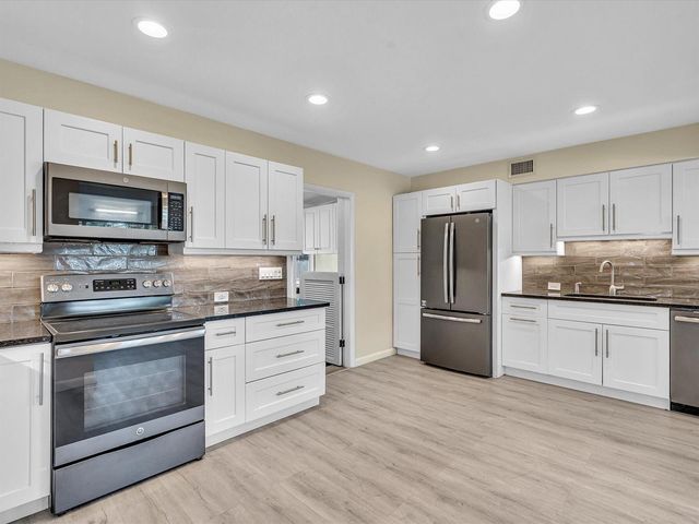 607 W Perry Street, Lantana, FL 33462