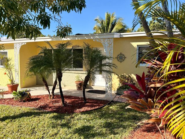 607 W Perry Street, Lantana, FL 33462