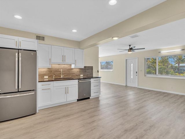 607 W Perry Street, Lantana, FL 33462