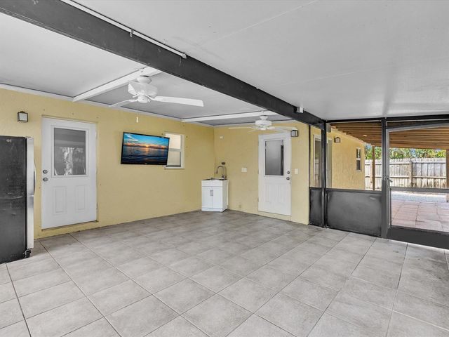 607 W Perry Street, Lantana, FL 33462