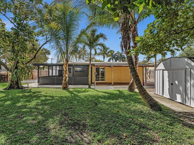 607 W Perry Street, Lantana, FL 33462