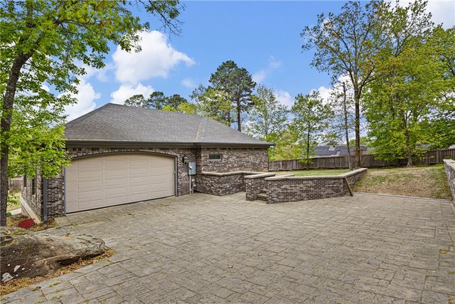12 Live Oak Lane, Russellville, AR 72801
