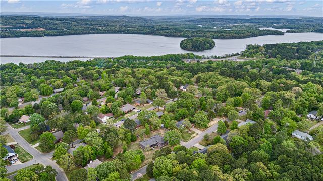12 Live Oak Lane, Russellville, AR 72801