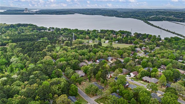 12 Live Oak Lane, Russellville, AR 72801