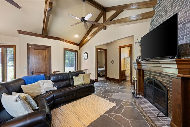 12 Live Oak Lane, Russellville, AR 72801