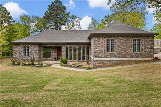 12 Live Oak Lane, Russellville, AR 72801