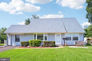 145 MILL DR, Levittown, PA 19056
