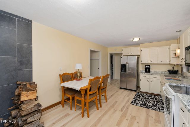 7300 Snake Hollow Road, Sneedville, TN 37869