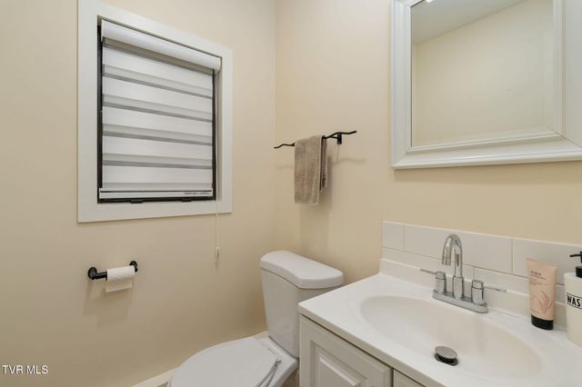 7300 Snake Hollow Road, Sneedville, TN 37869