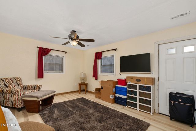 7300 Snake Hollow Road, Sneedville, TN 37869