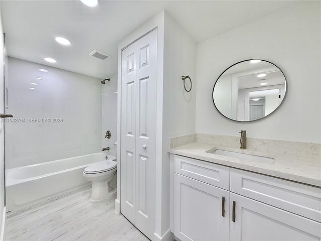 8453 N Coral Cir, North Lauderdale, FL 33068