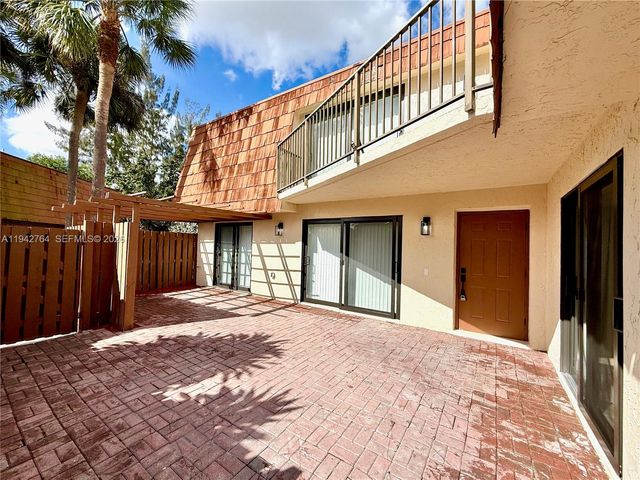 8453 N Coral Cir, North Lauderdale, FL 33068