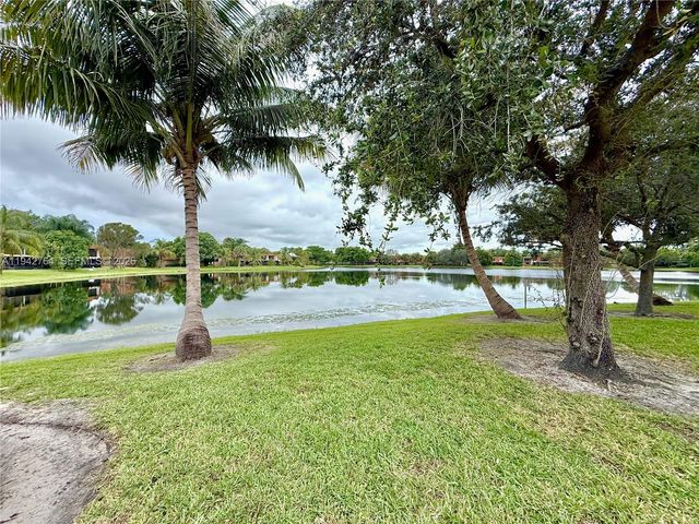 8453 N Coral Cir, North Lauderdale, FL 33068