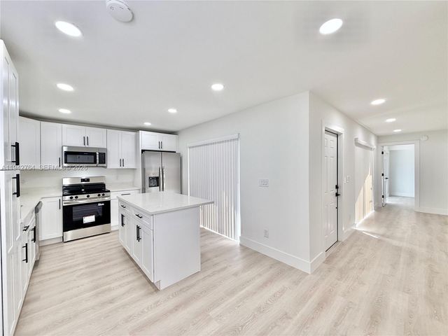 8453 N Coral Cir, North Lauderdale, FL 33068