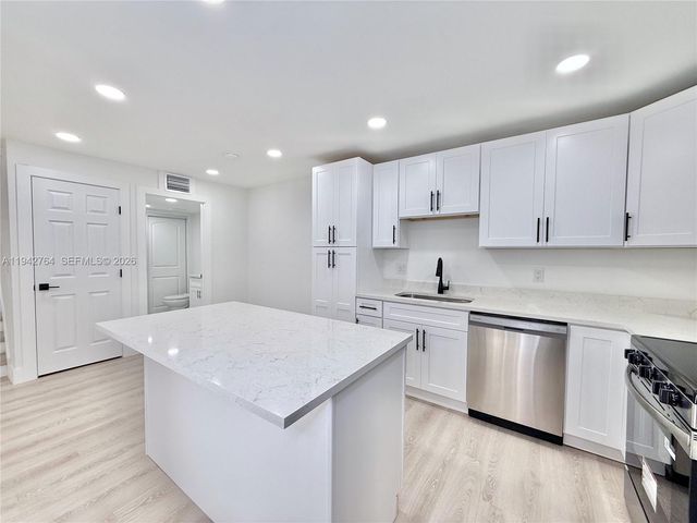 8453 N Coral Cir, North Lauderdale, FL 33068