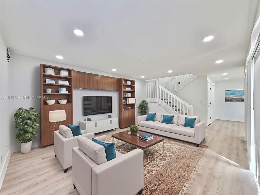 8453 N Coral Cir, North Lauderdale, FL 33068