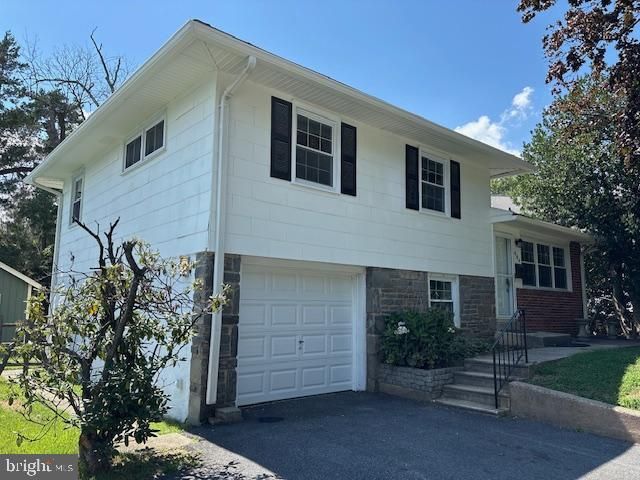 604 ASHLAND AVE, Secane, PA 19018
