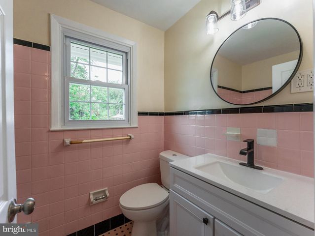 604 ASHLAND AVE, Secane, PA 19018