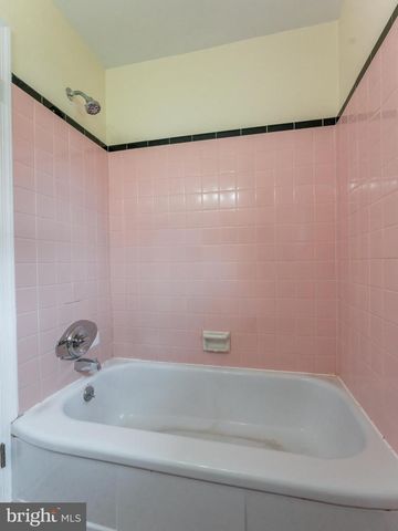 604 ASHLAND AVE, Secane, PA 19018