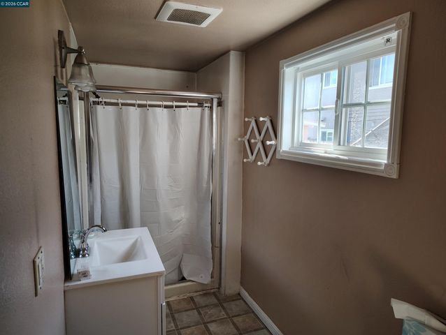 2856 15Th St, San Pablo, CA 94806