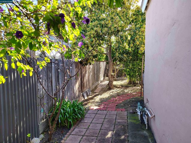 2856 15Th St, San Pablo, CA 94806