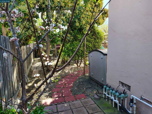 2856 15Th St, San Pablo, CA 94806