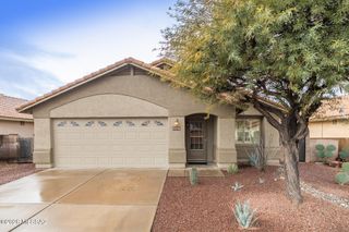 9446 E Pale Blue Topaz Lane, Tucson, AZ 85747