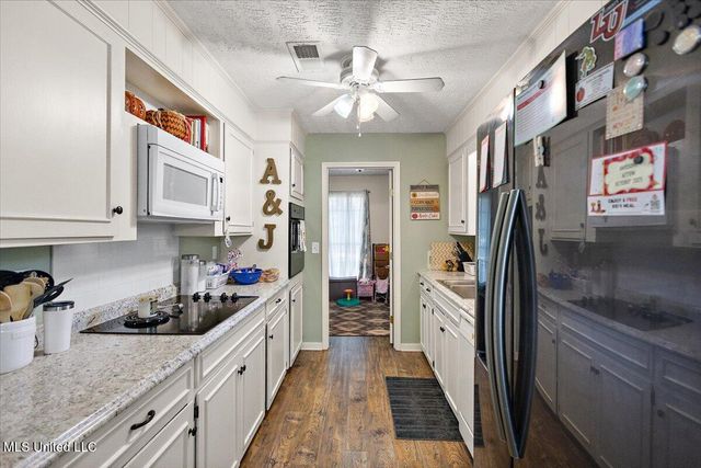 100 Abby Oak Drive, Clinton, MS 39056