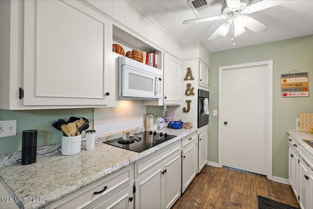 100 Abby Oak Drive, Clinton, MS 39056