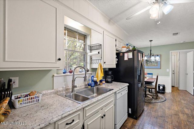 100 Abby Oak Drive, Clinton, MS 39056