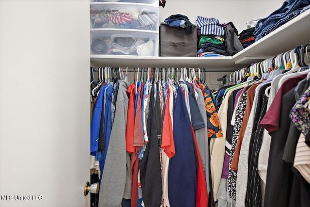 100 Abby Oak Drive, Clinton, MS 39056