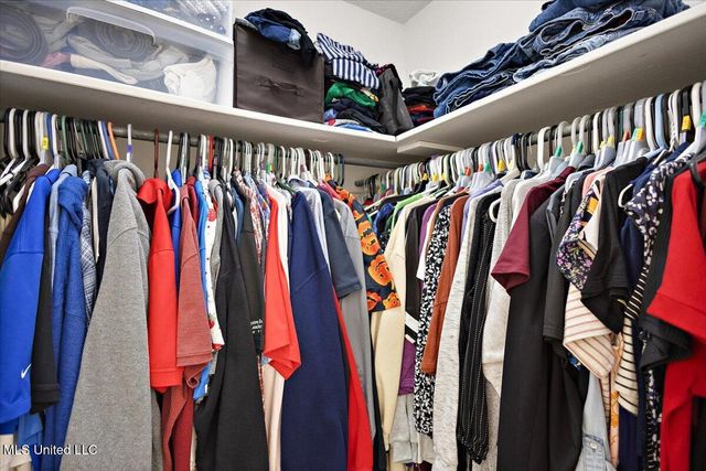 100 Abby Oak Drive, Clinton, MS 39056