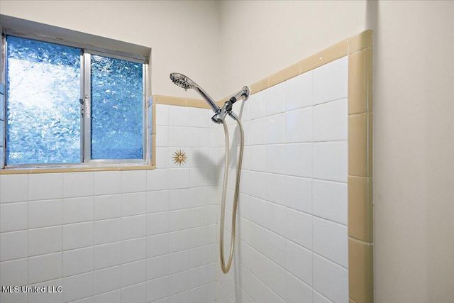 100 Abby Oak Drive, Clinton, MS 39056