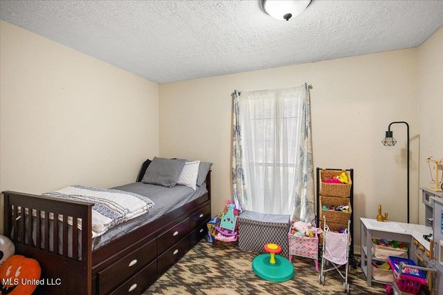 100 Abby Oak Drive, Clinton, MS 39056