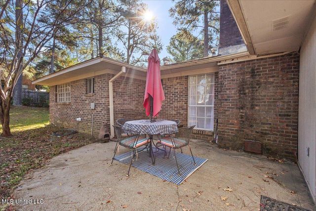 100 Abby Oak Drive, Clinton, MS 39056